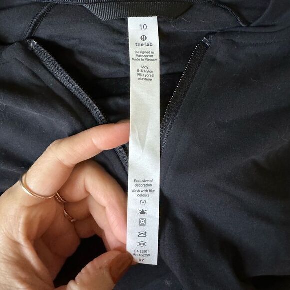 Women’s Lululemon Essential Jacket Flex Sz 10 NWT - Picture 5 of 5